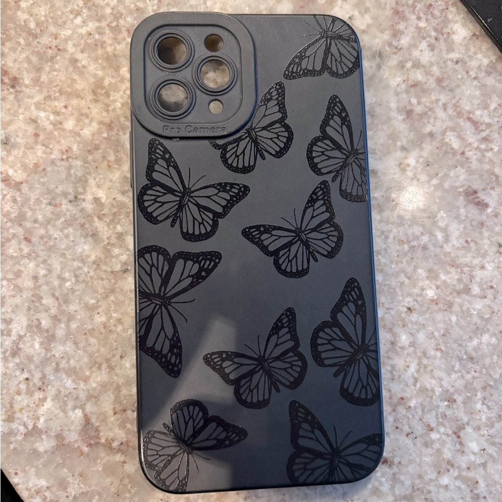 IPHONE 11 PRO BLACK BUTTERFLY CASE